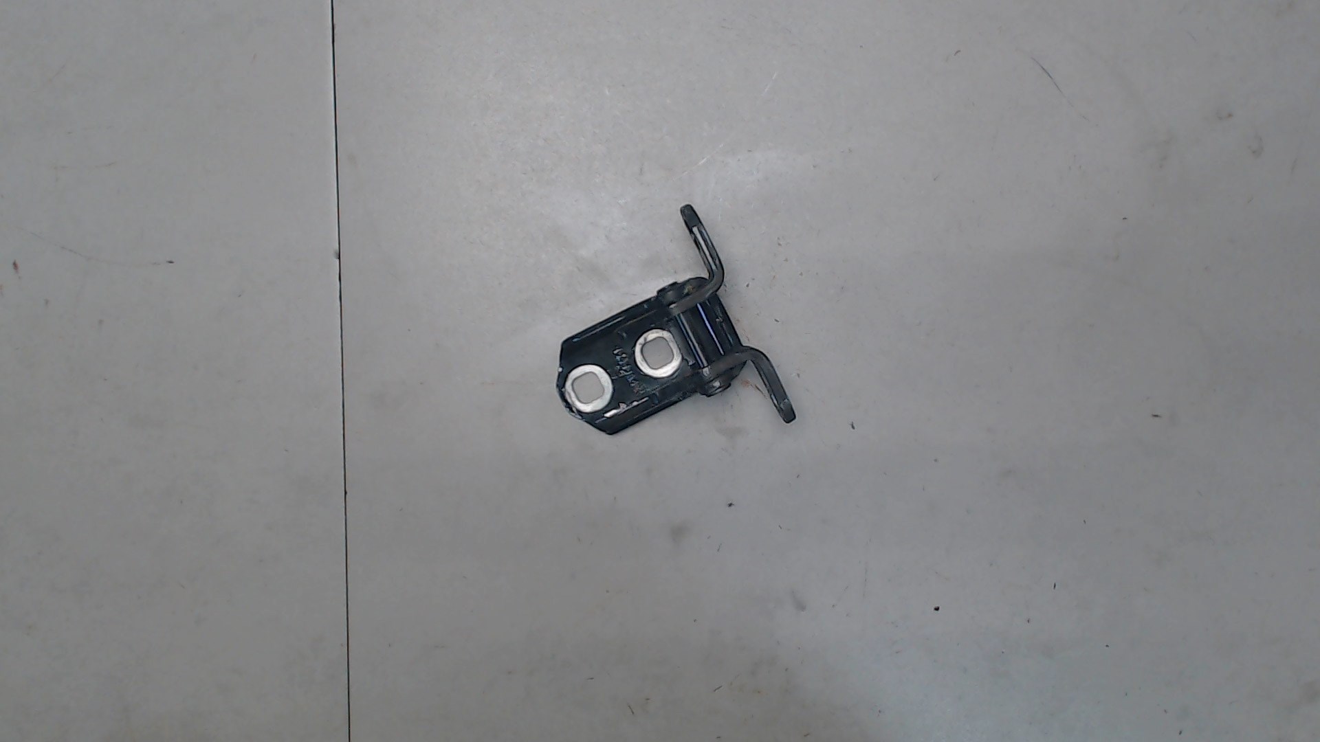 Петля двери задней