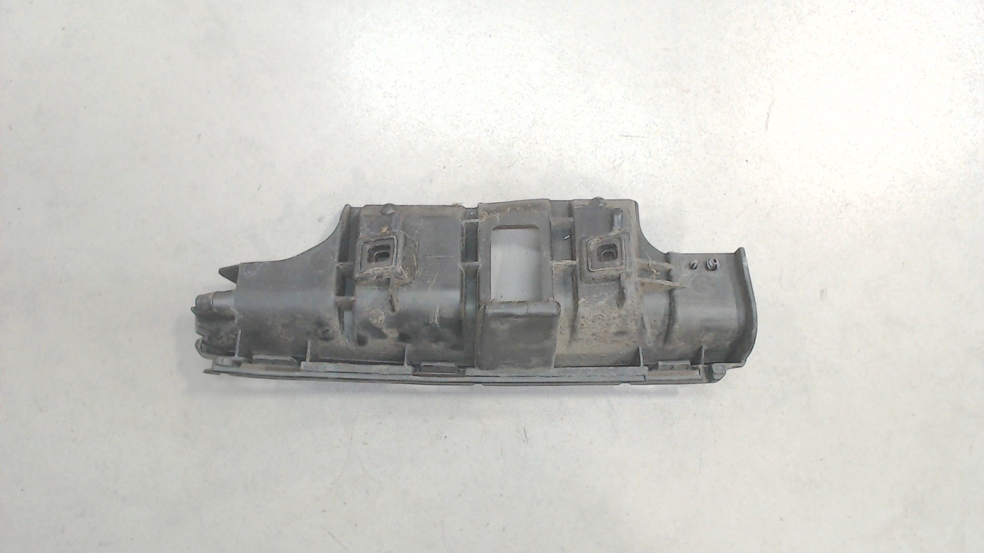 Кронштейн заднего бампера левый