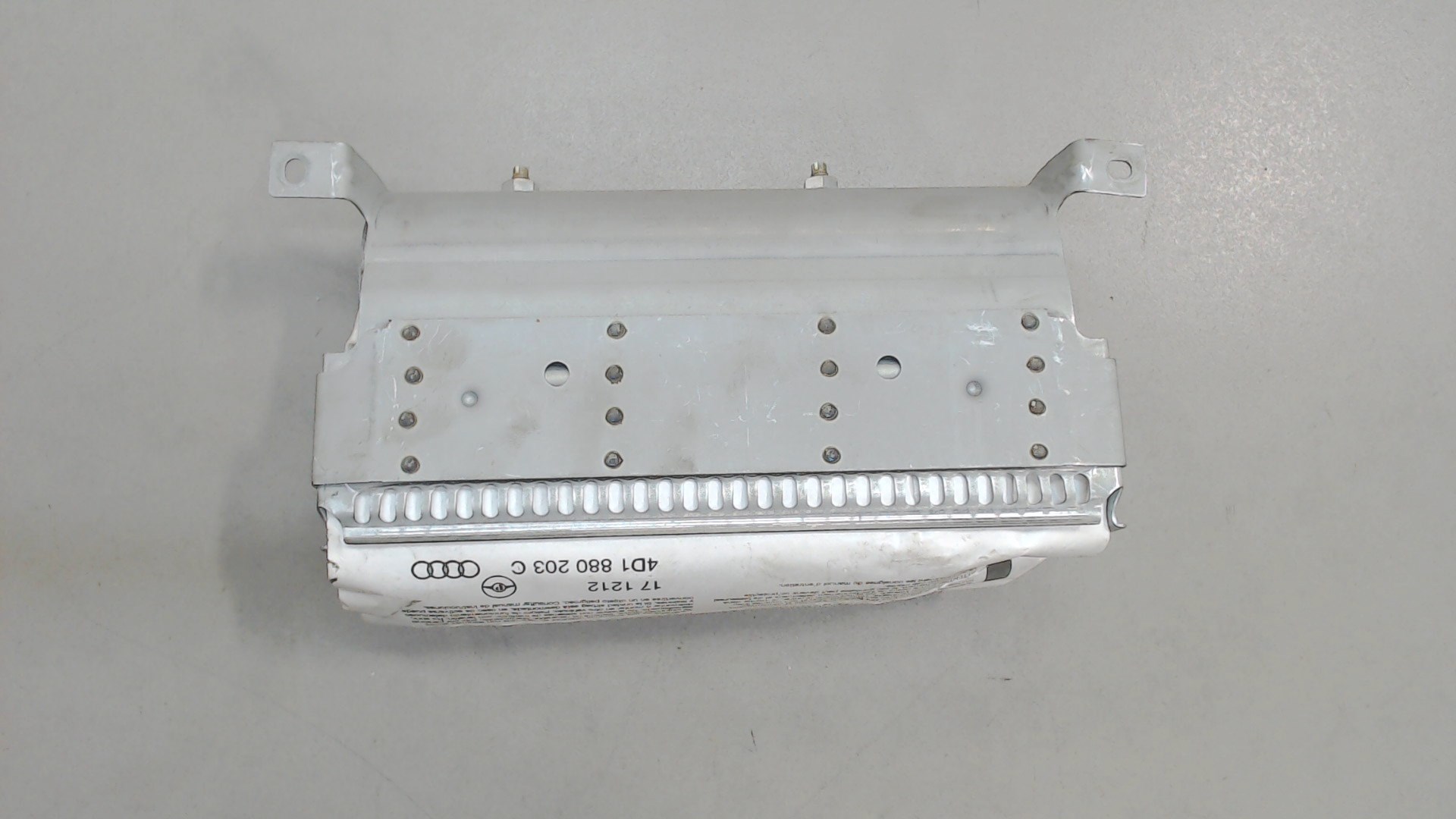 Подушка безопасности пассажирская (в торпедо)