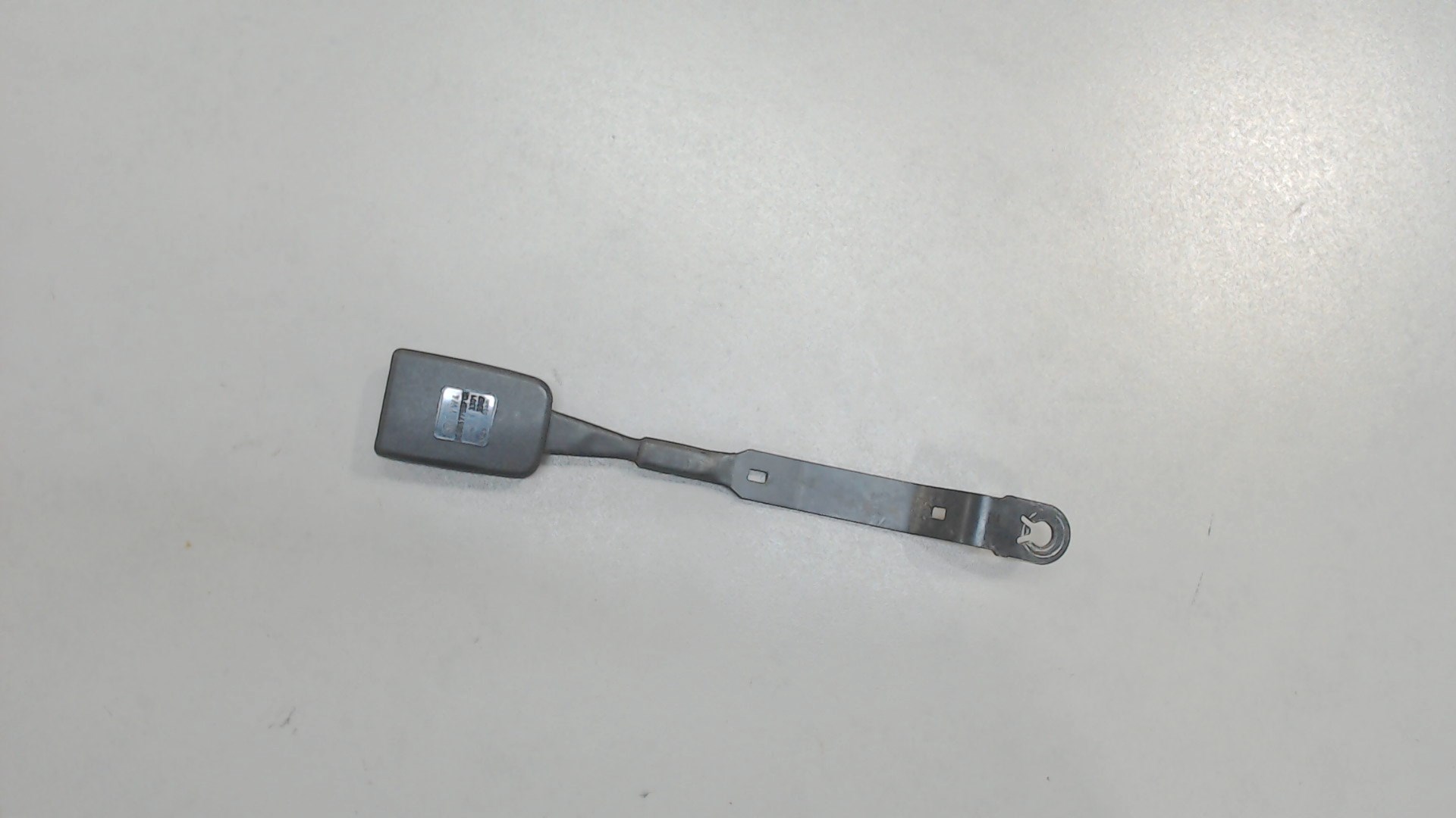 Ответная часть ремня безопасности