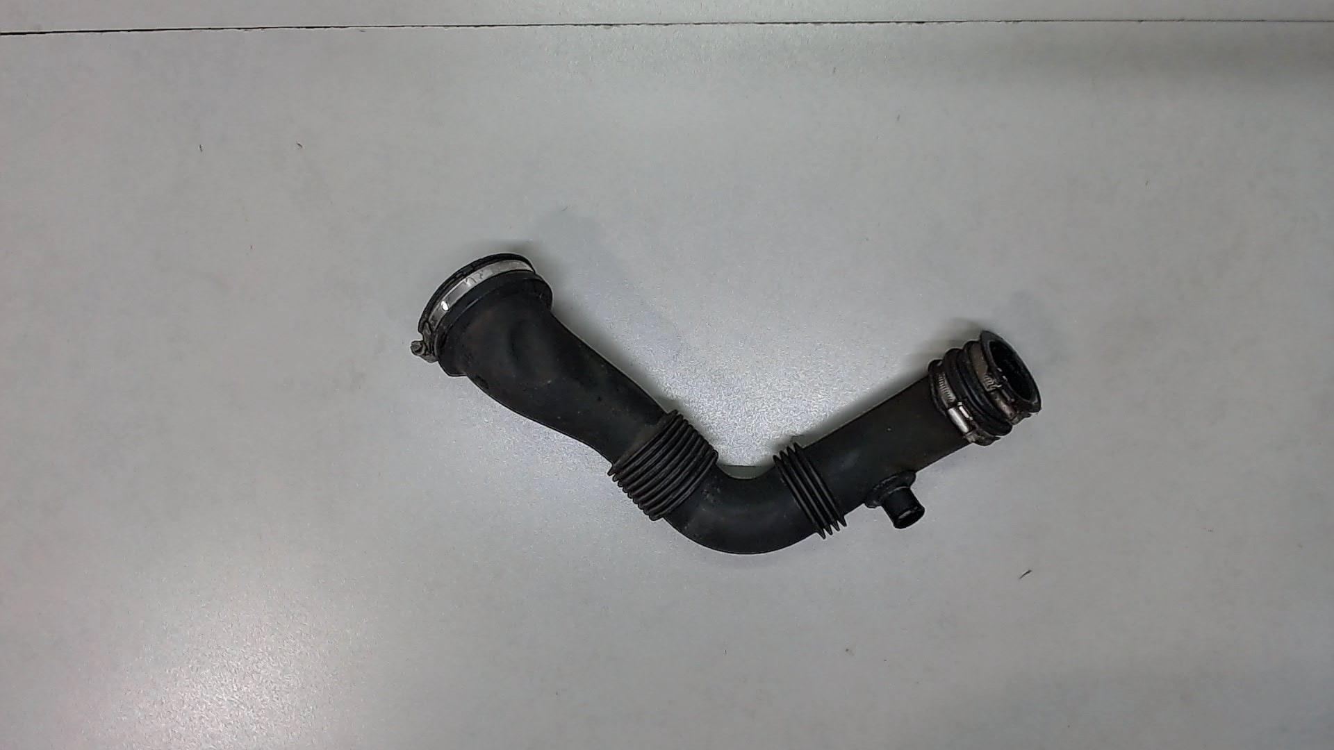 Патрубок воздушного фильтра