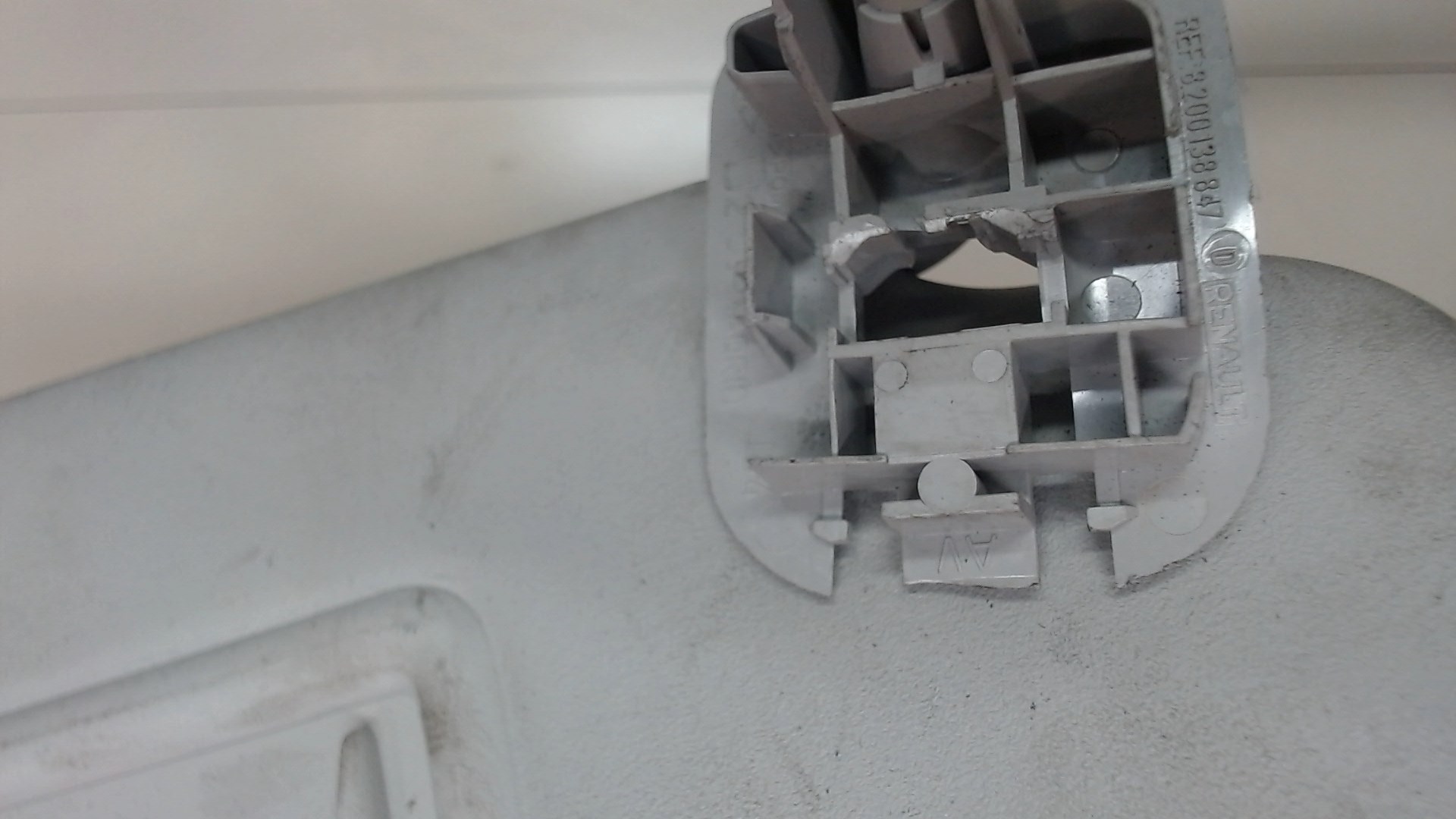 Козырек солнцезащитный