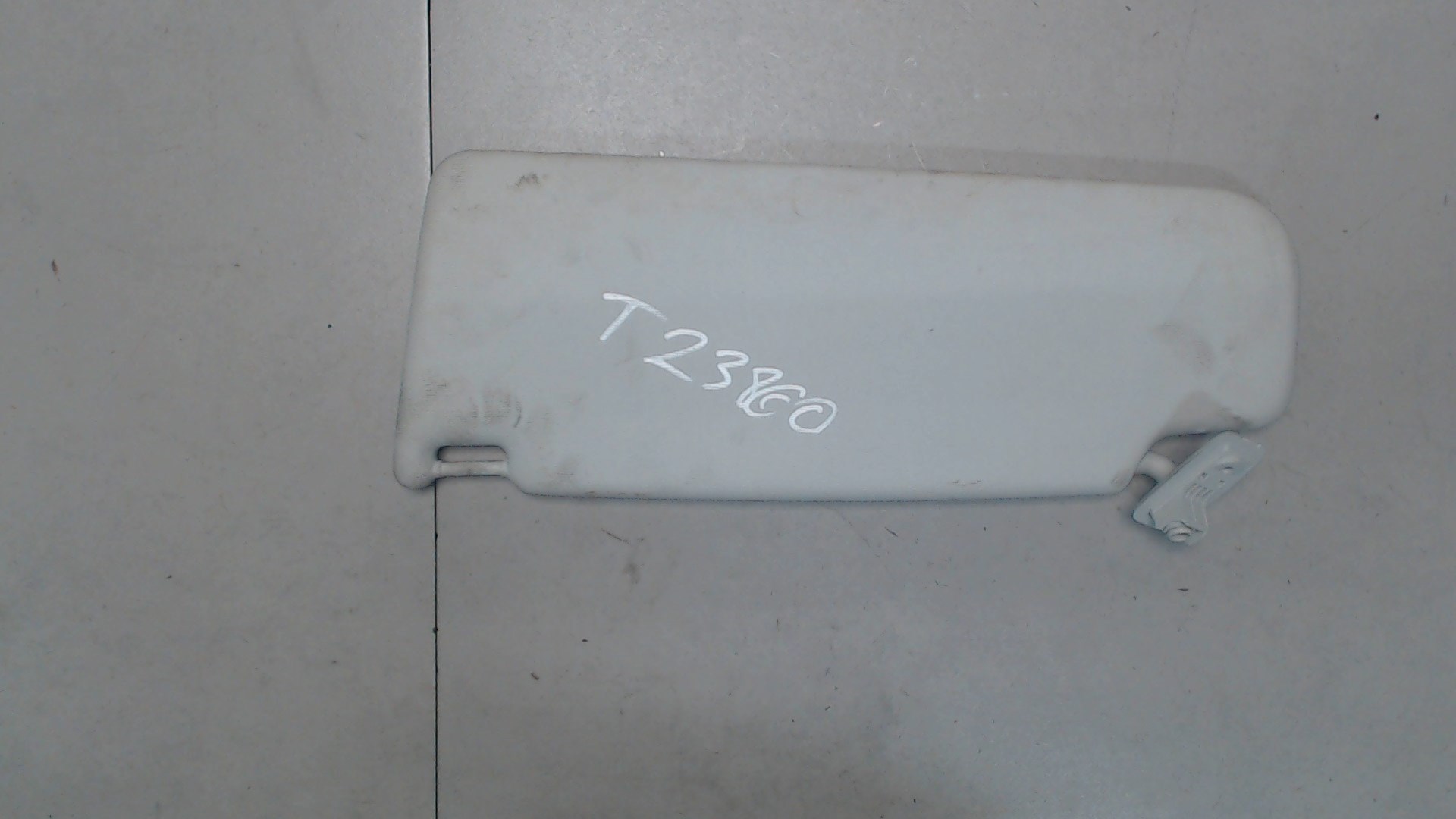 Козырек солнцезащитный