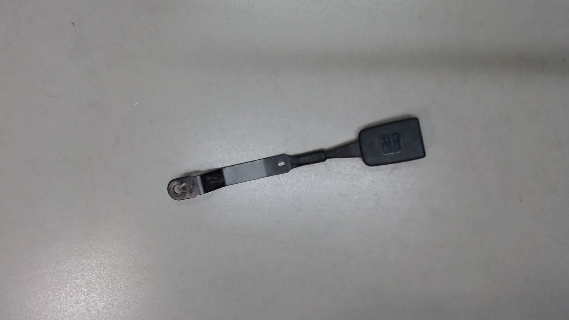 Ответная часть ремня безопасности