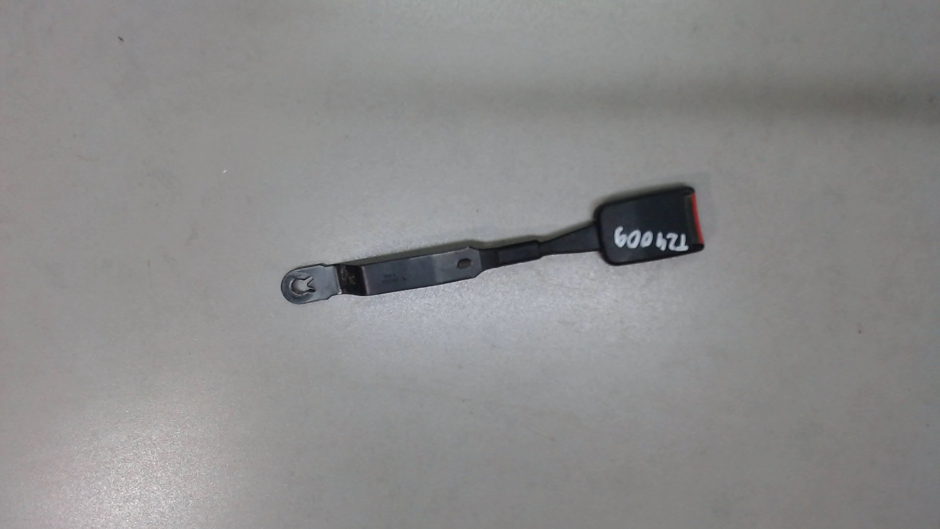 Ответная часть ремня безопасности