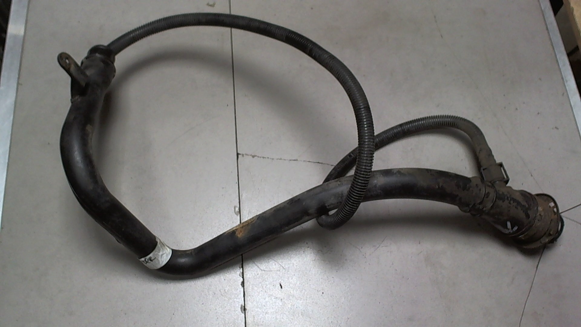 Горловина топливного бака