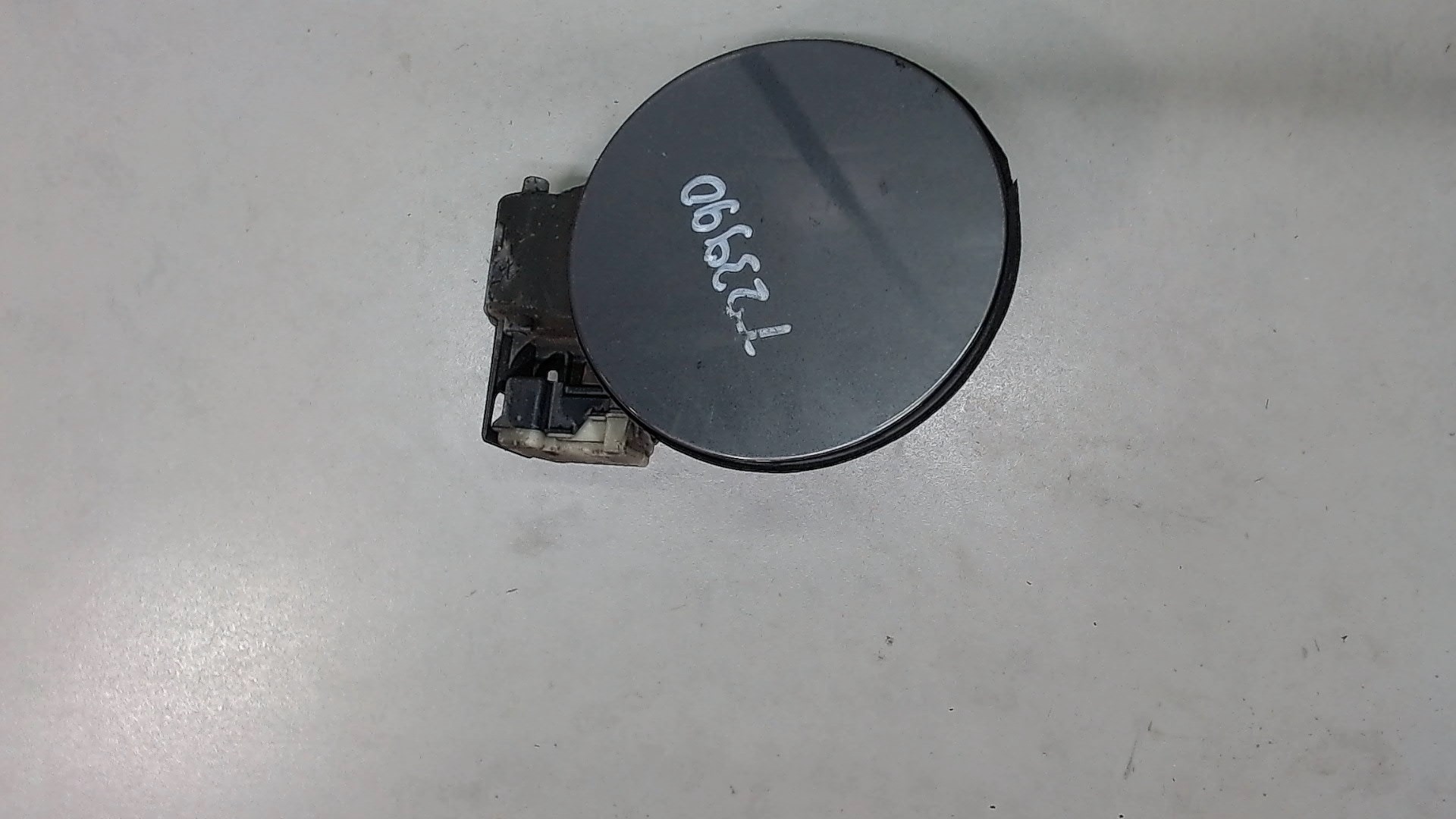 Лючок бензобака