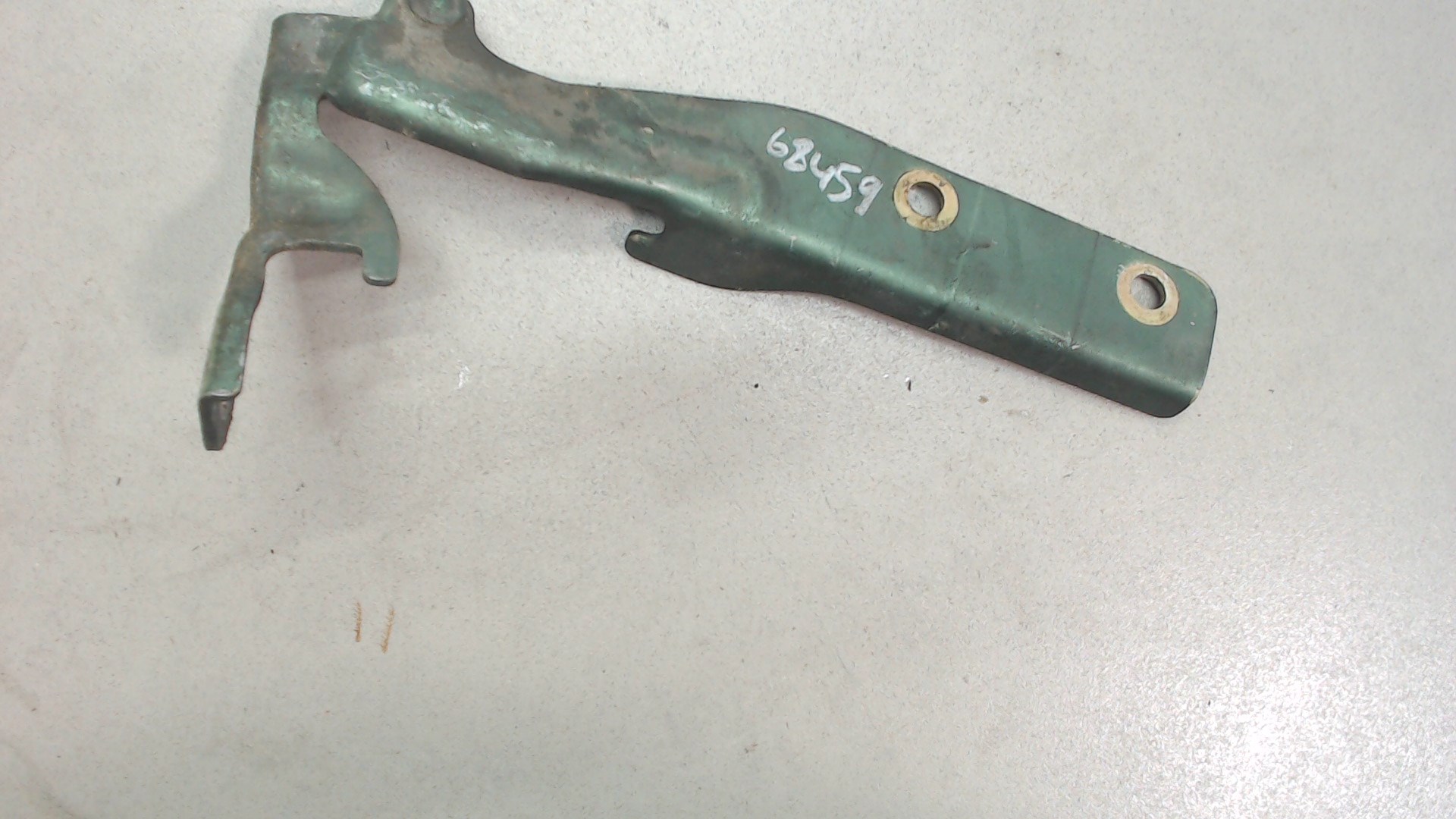 Петля капота правая