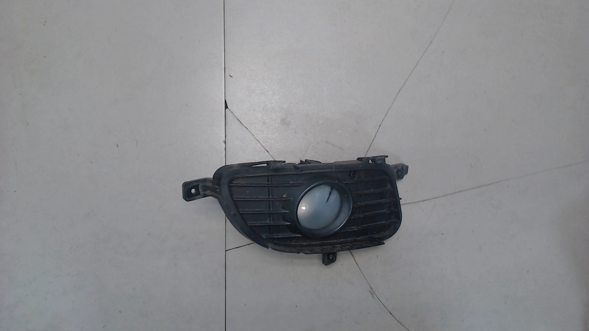 Фара противотуманная левая