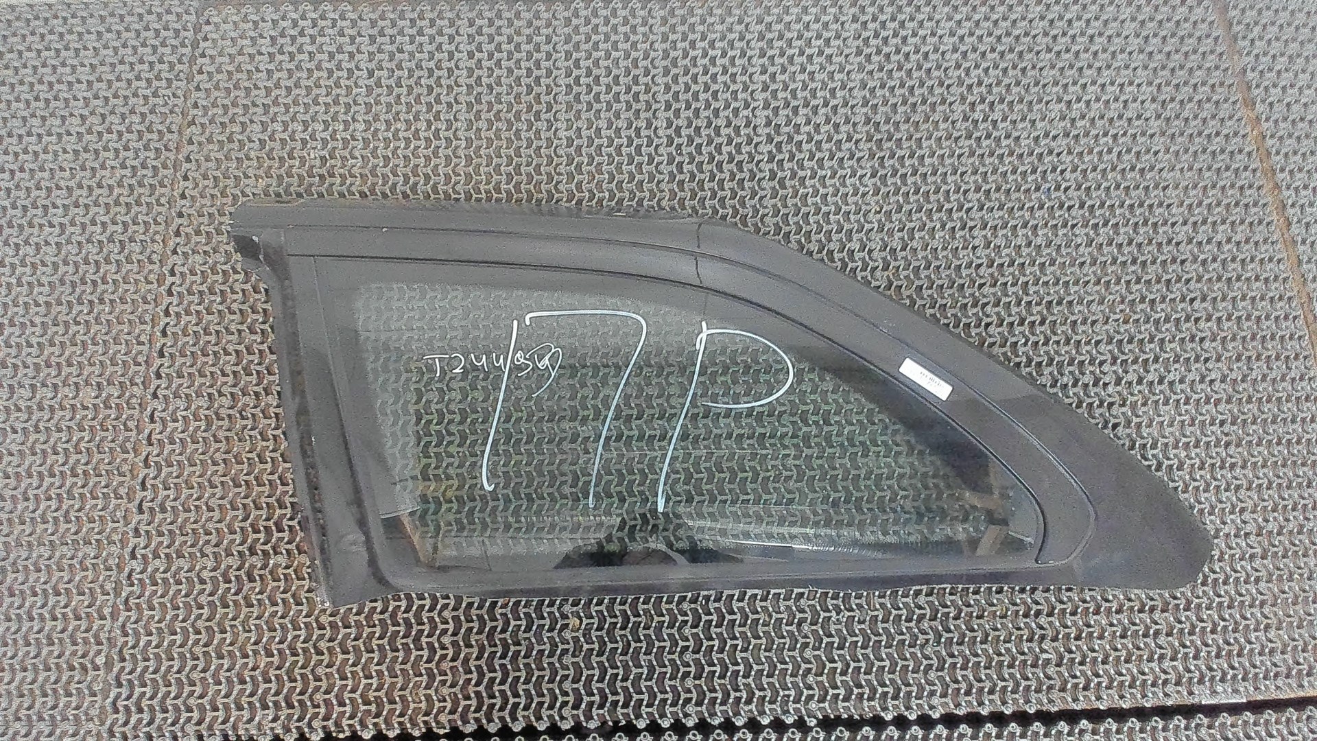 Стекло боковое