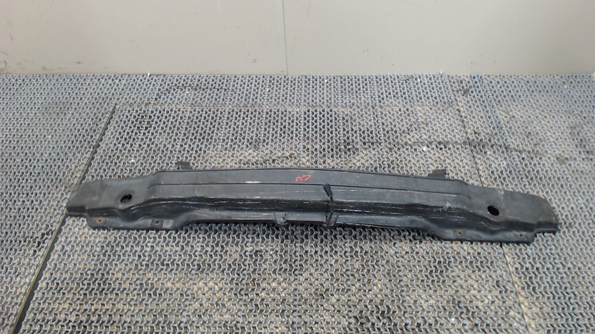 Усилитель заднего бампера