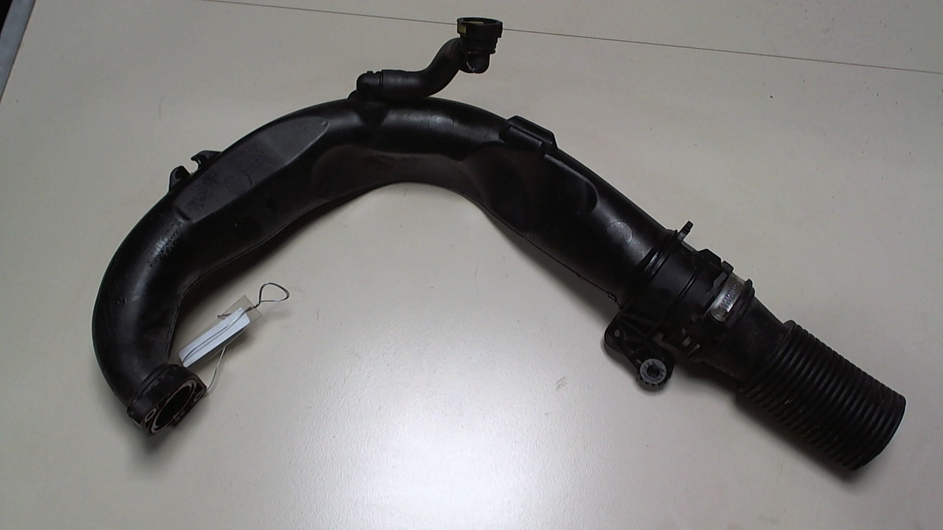 Патрубок воздушного фильтра