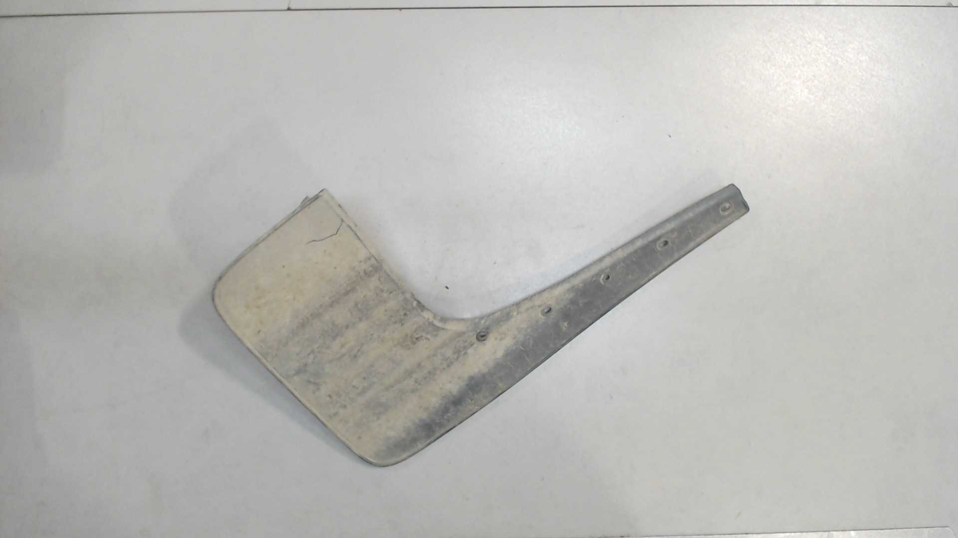 Брызговик задний левый