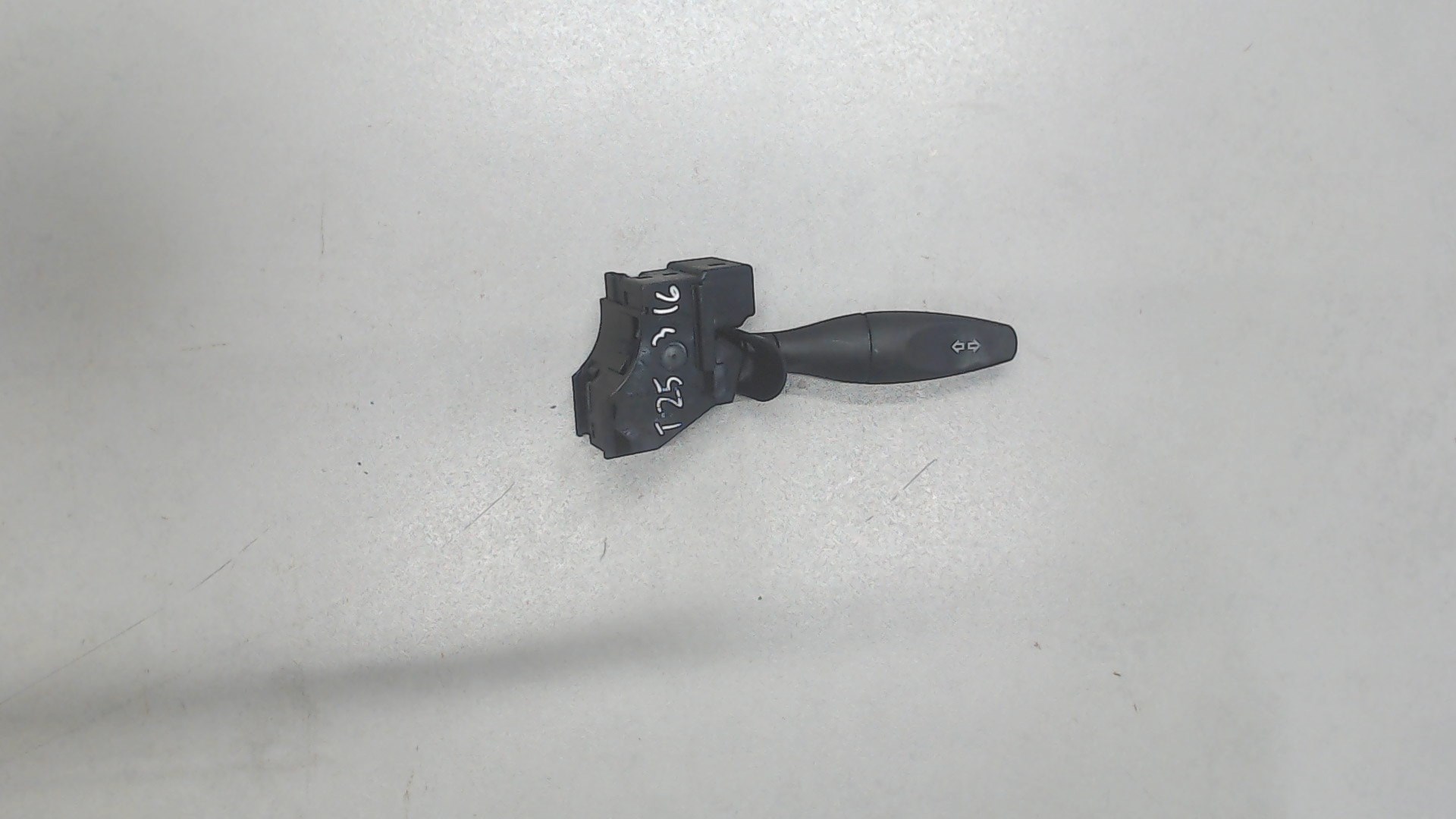 Переключатель поворотов подрулевой