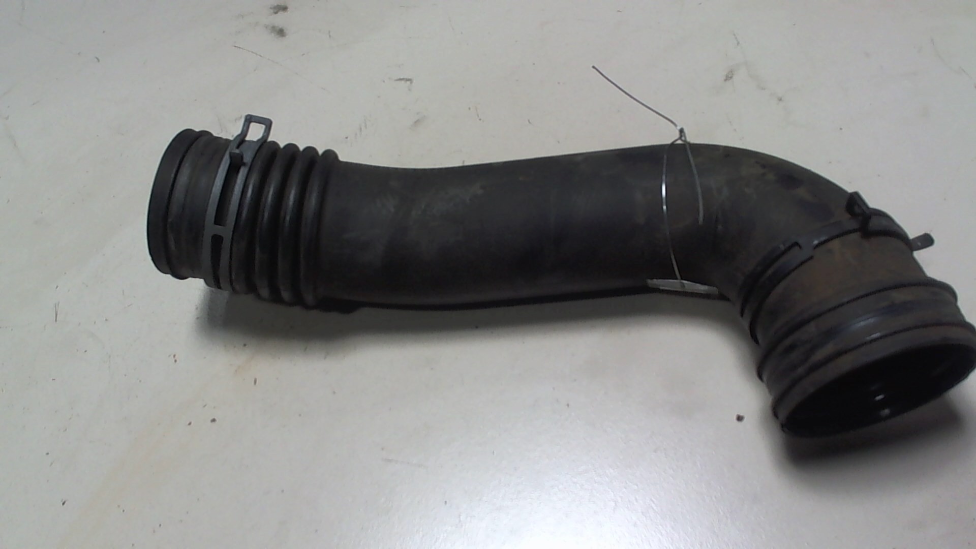 Патрубок воздушного фильтра