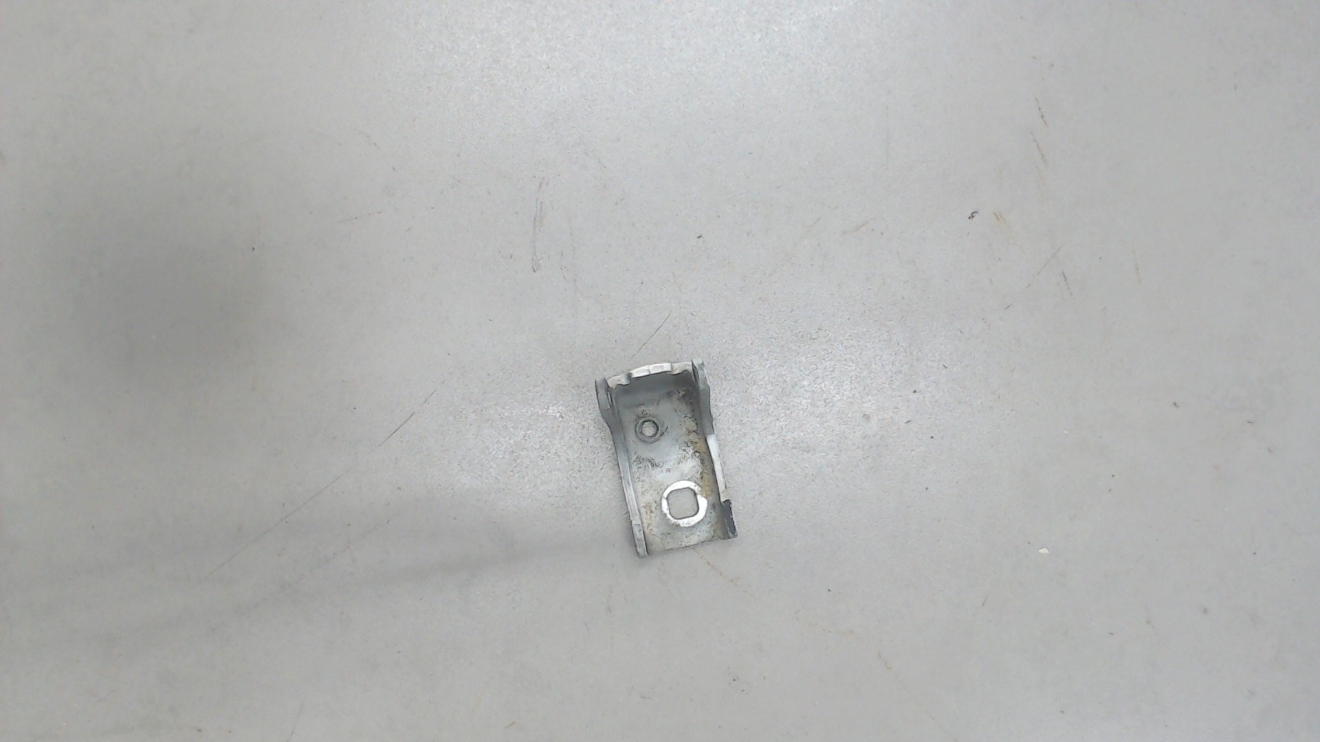 Петля двери