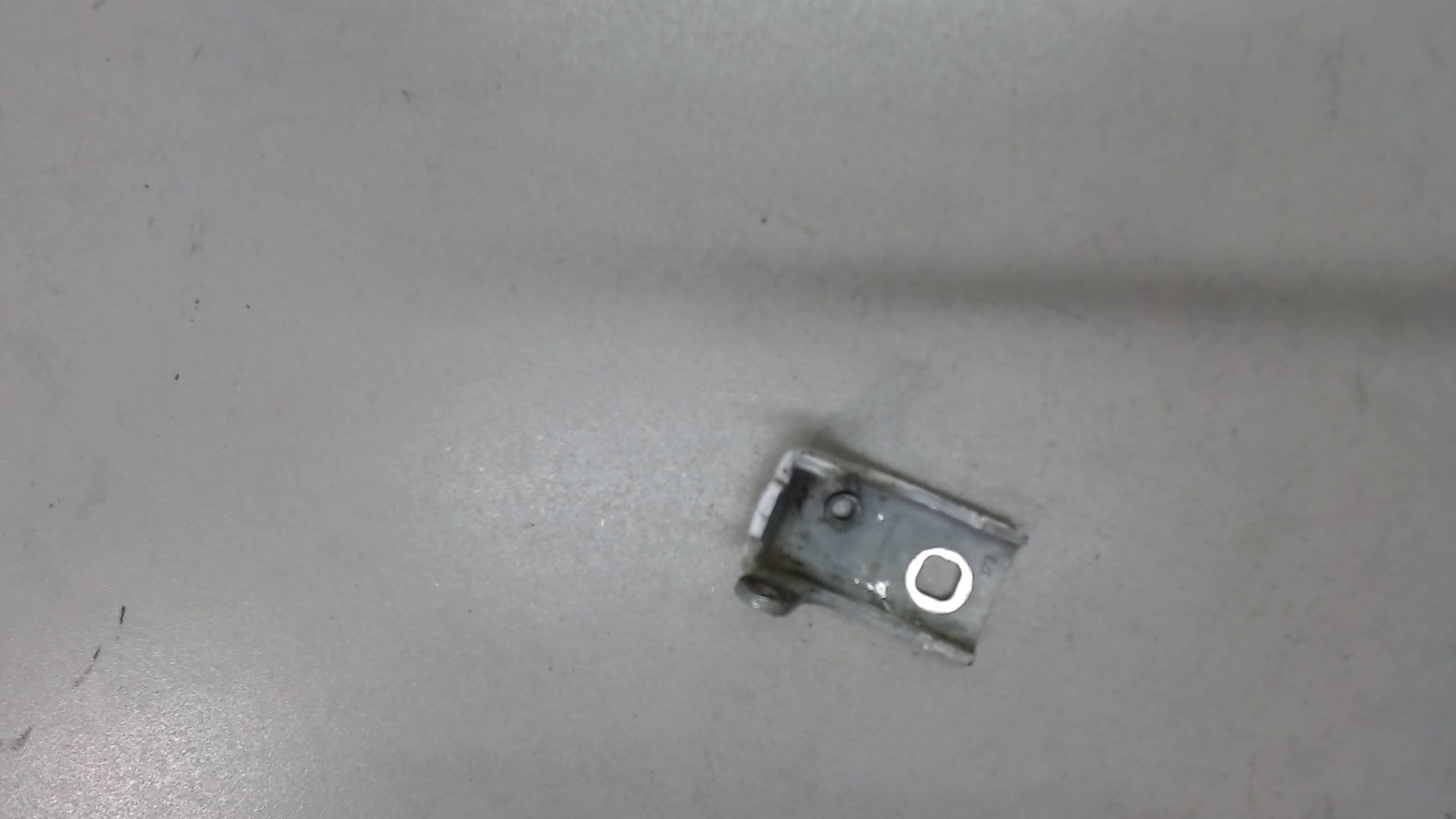 Петля двери