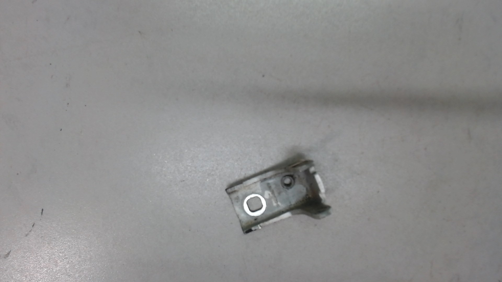 Петля двери