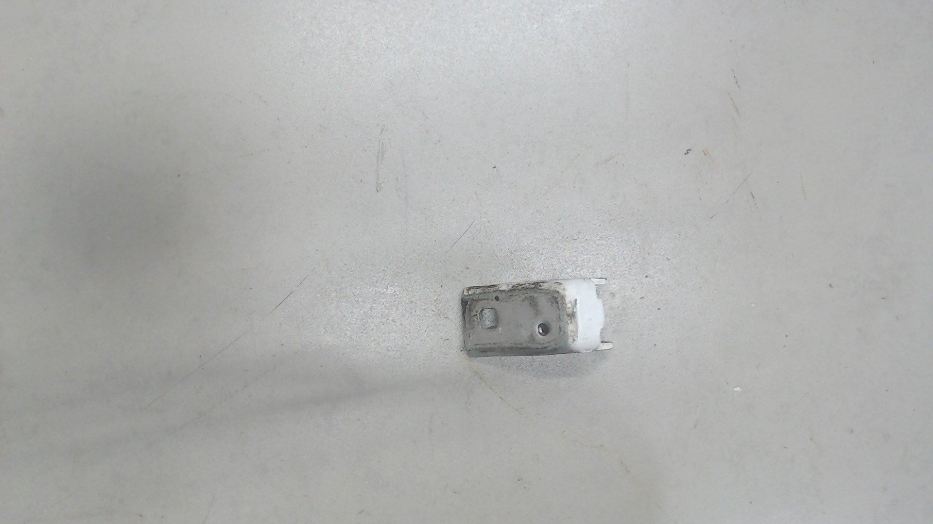 Петля двери