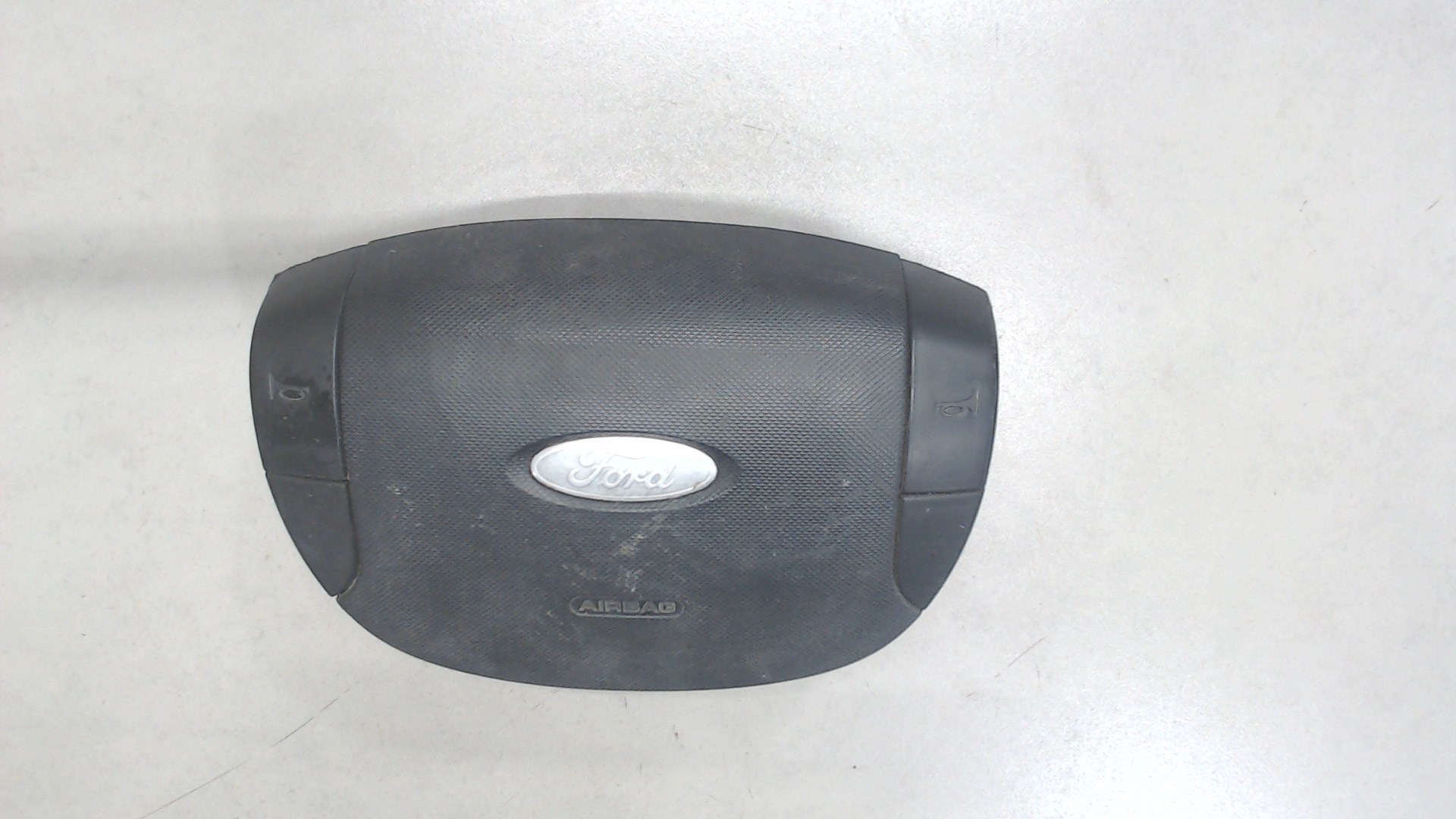 Подушка безопасности в рулевое колесо