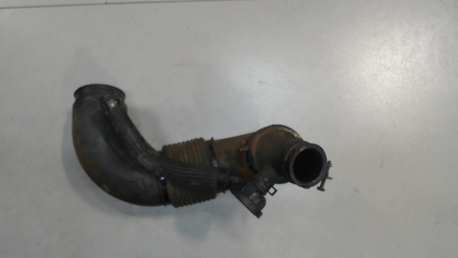 Патрубок воздушного фильтра