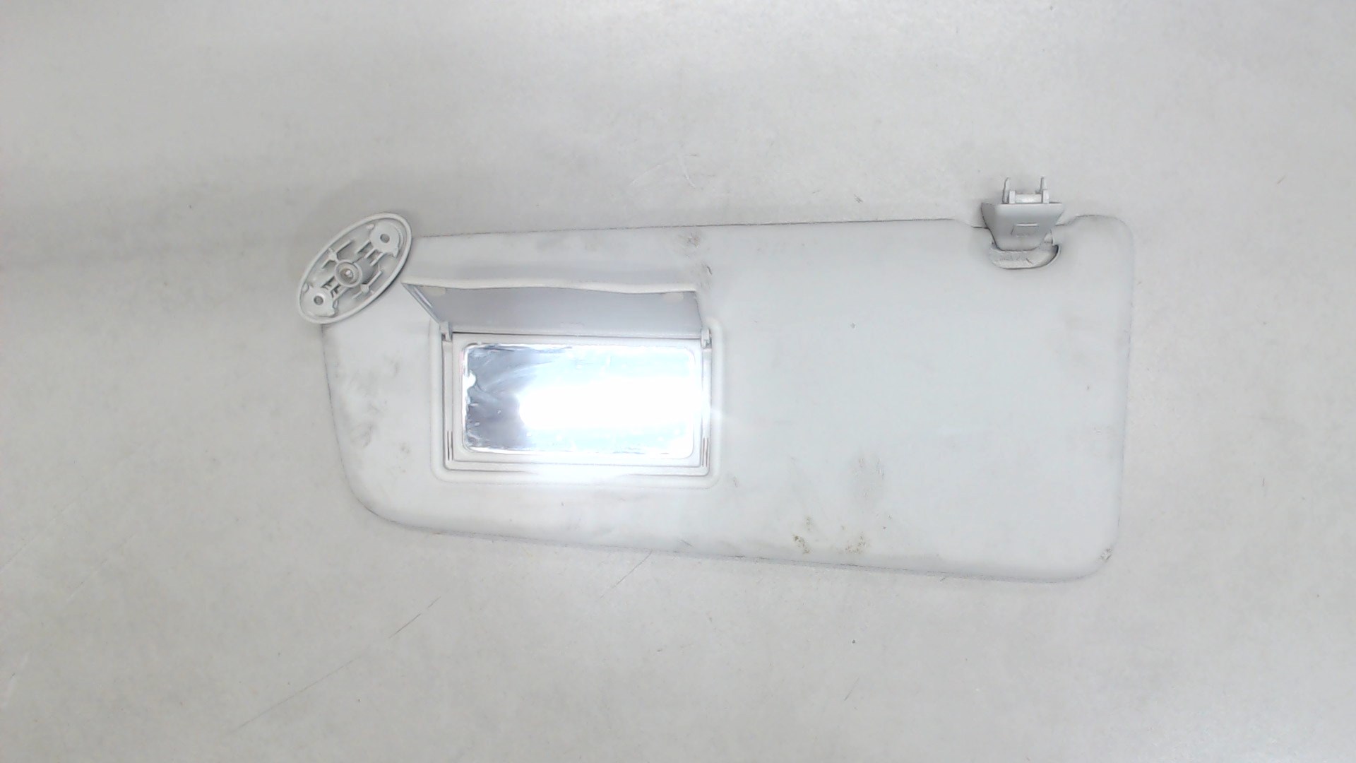 Козырек солнцезащитный