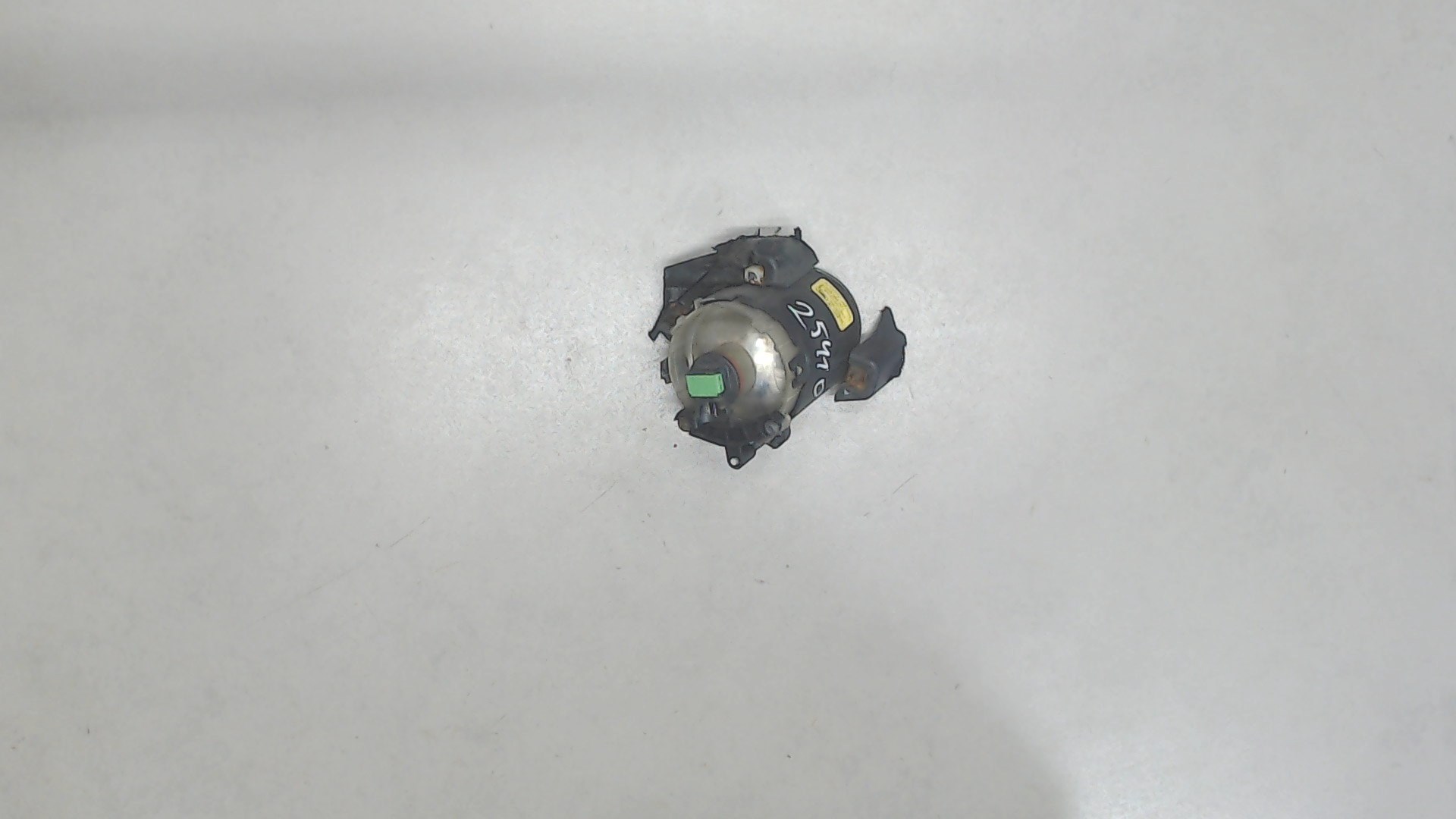 Фара противотуманная левая