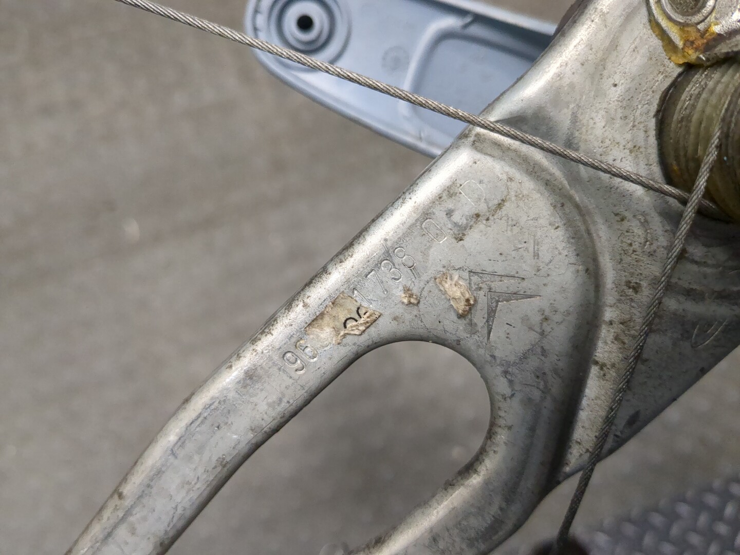 Стеклоподъемник механ. задний правый