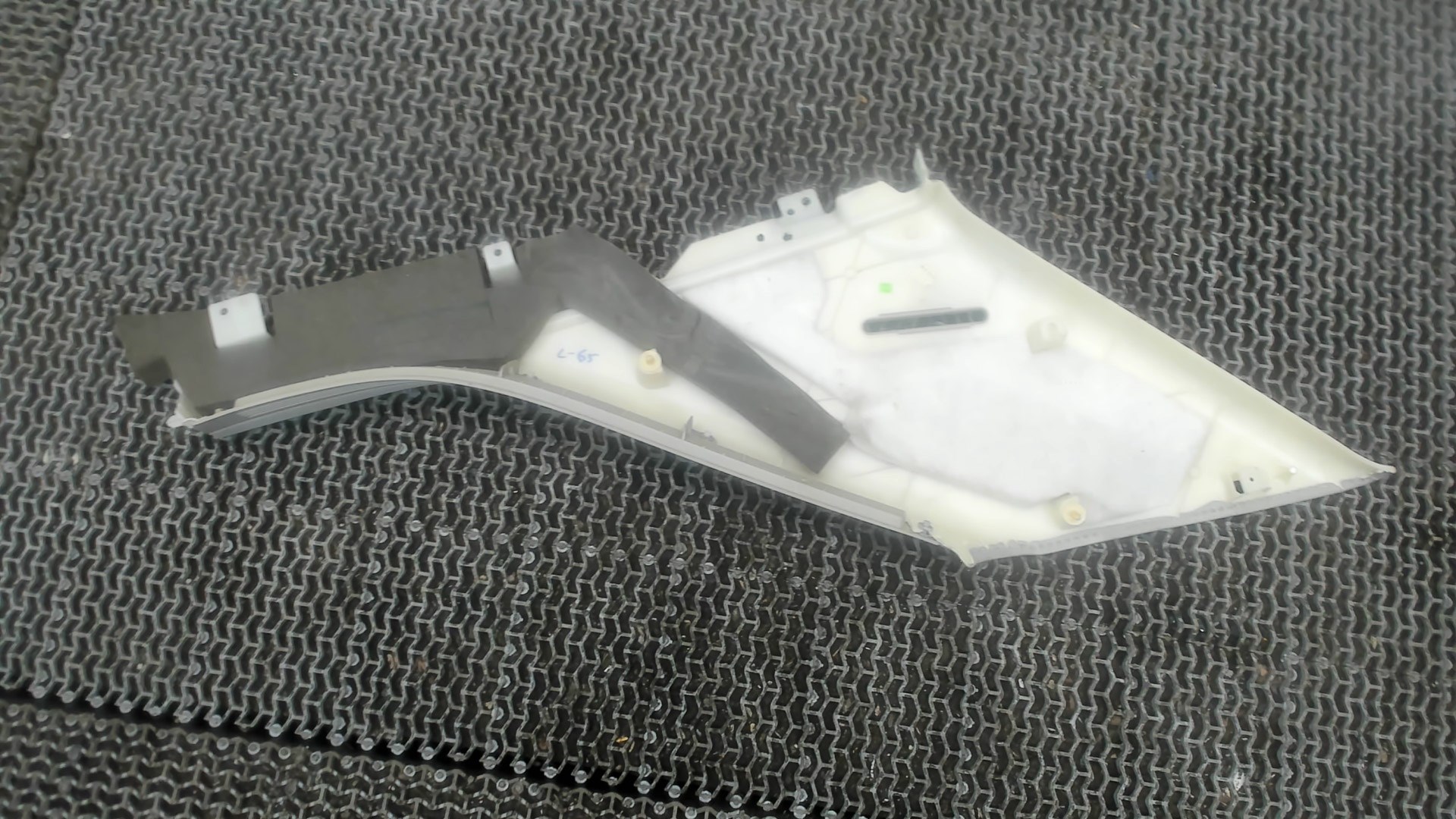 Обшивка стойки