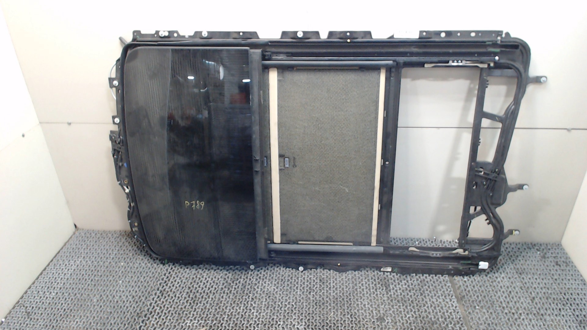 Люк в сборе электрический