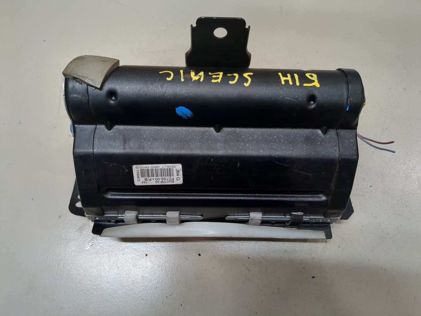 Подушка безопасности пассажирская (в торпедо)