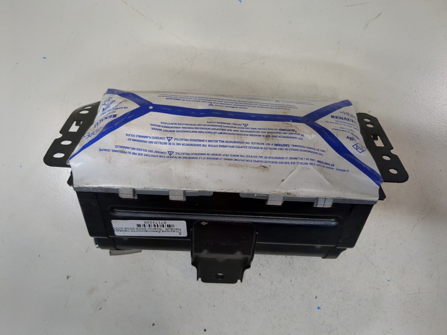 Подушка безопасности пассажирская (в торпедо)