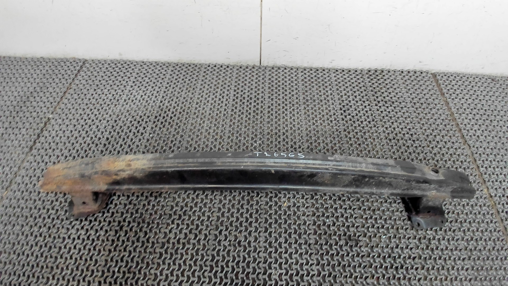 Усилитель заднего бампера