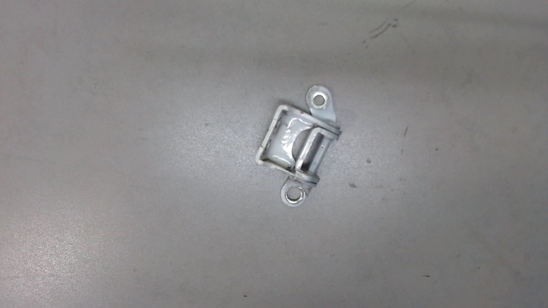 Петля двери