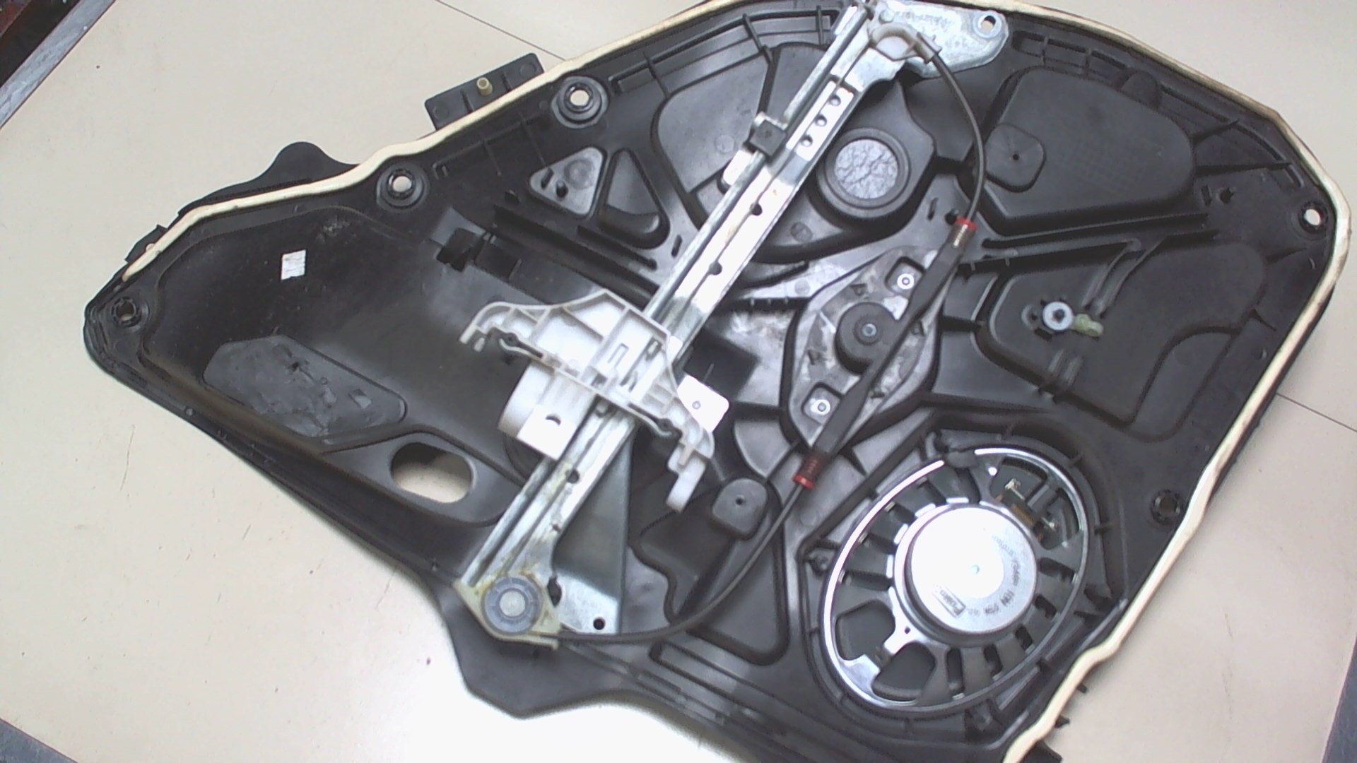 Стеклоподъемник механ. задний левый