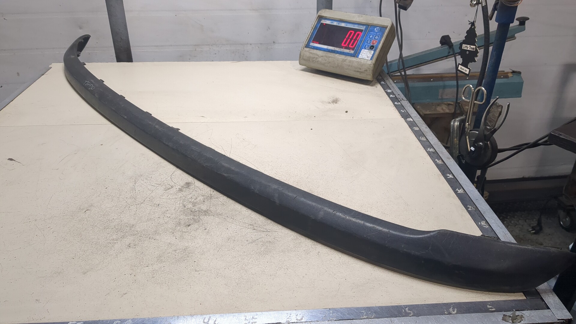 Молдинг заднего бампера