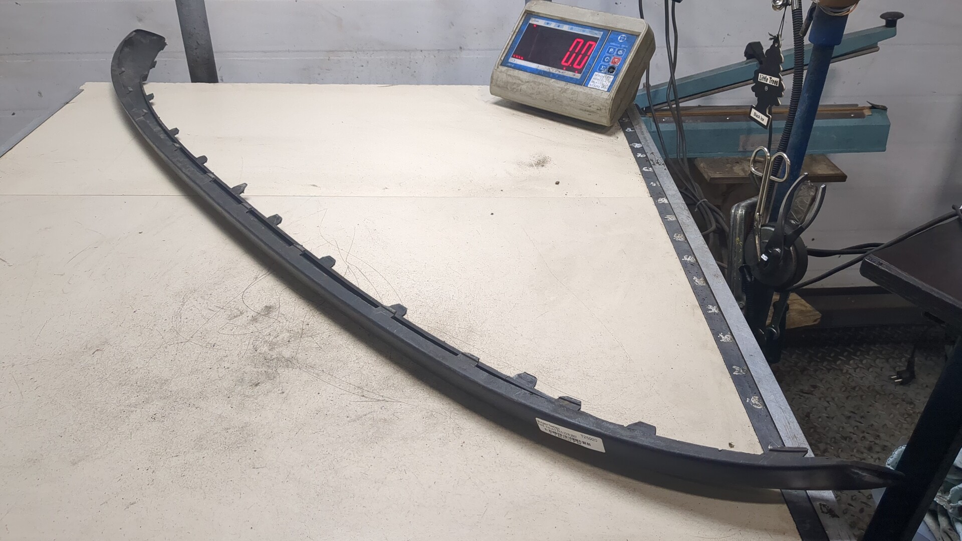 Молдинг заднего бампера