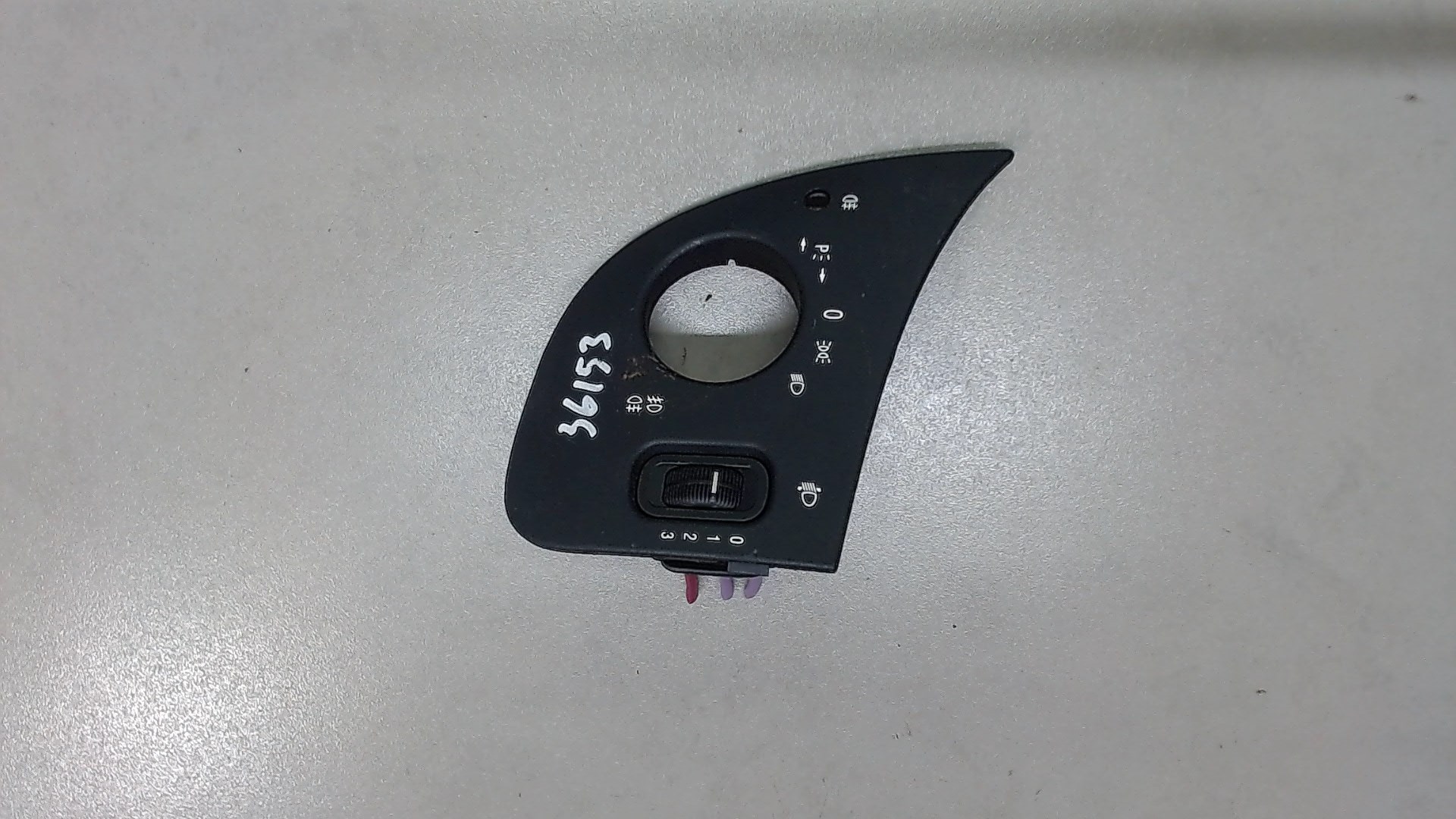 Кнопка корректора фар