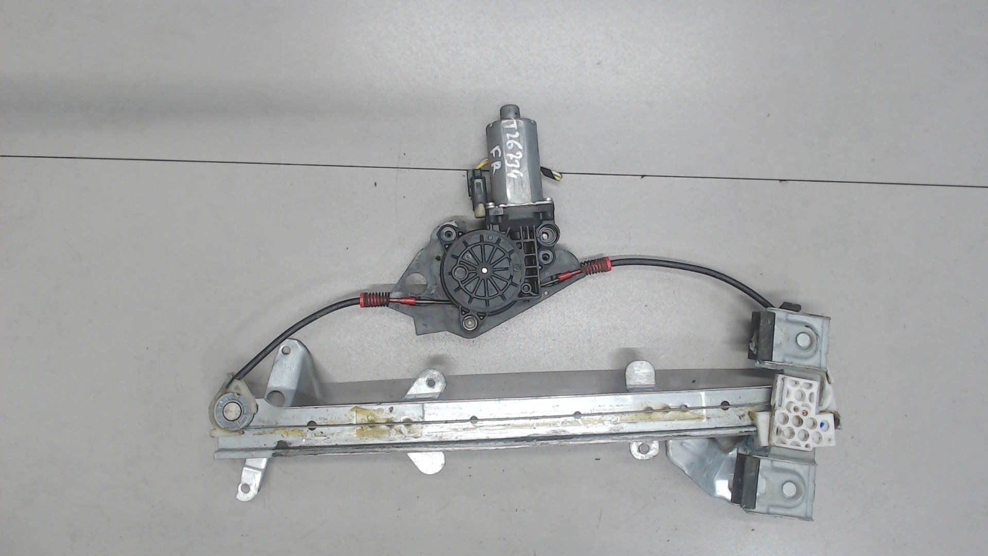 Стеклоподъемник электр. передний правый