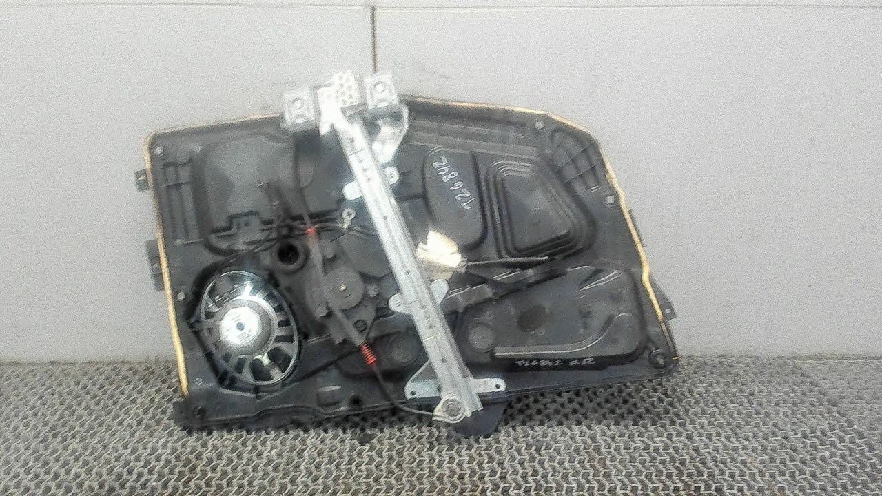 Стеклоподъемник электр. передний правый