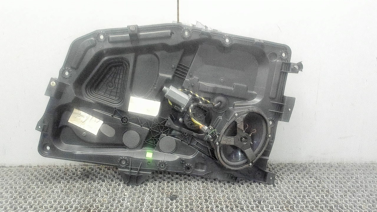 Стеклоподъемник электр. передний правый