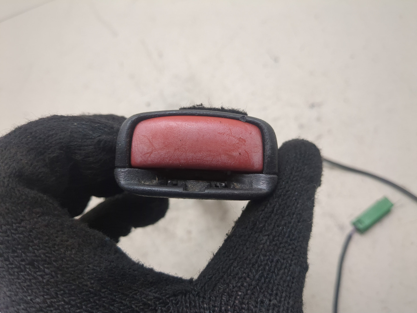 Ответная часть ремня безопасности