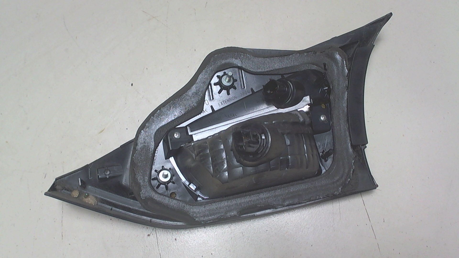 Фонарь задний внутренний левый