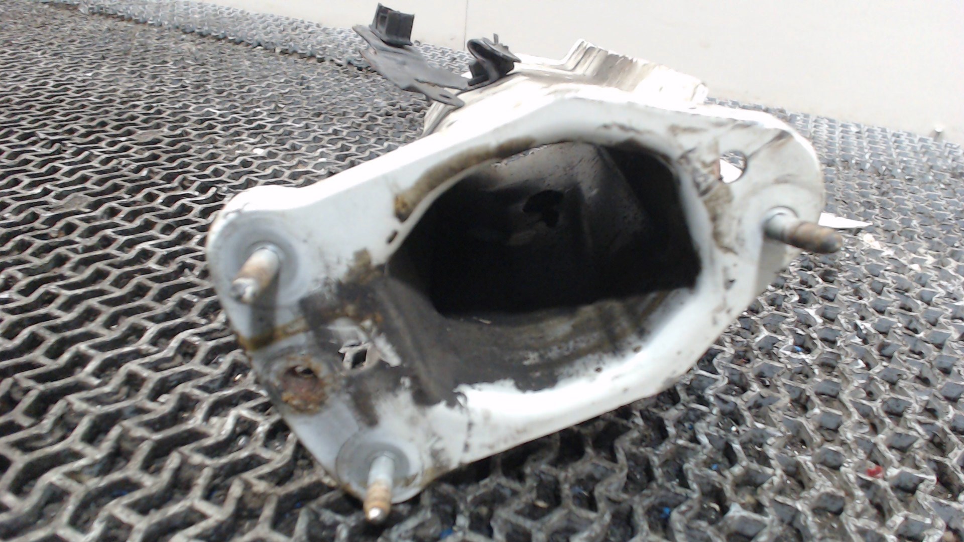 Лонжерон передний левый