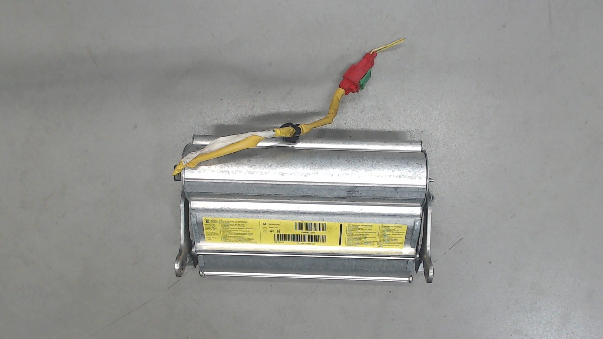 Подушка безопасности пассажирская (в торпедо)