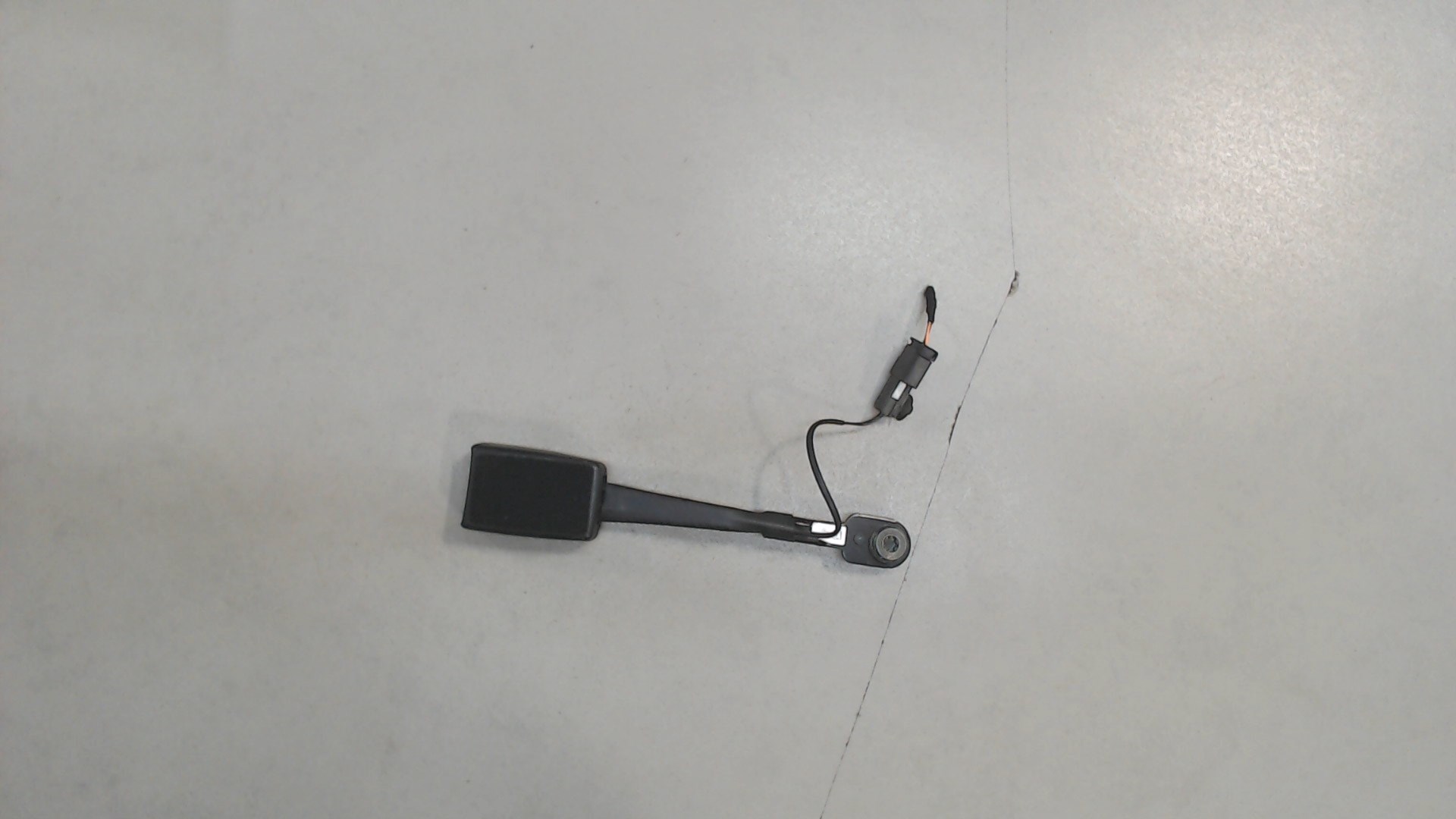 Ответная часть ремня безопасности