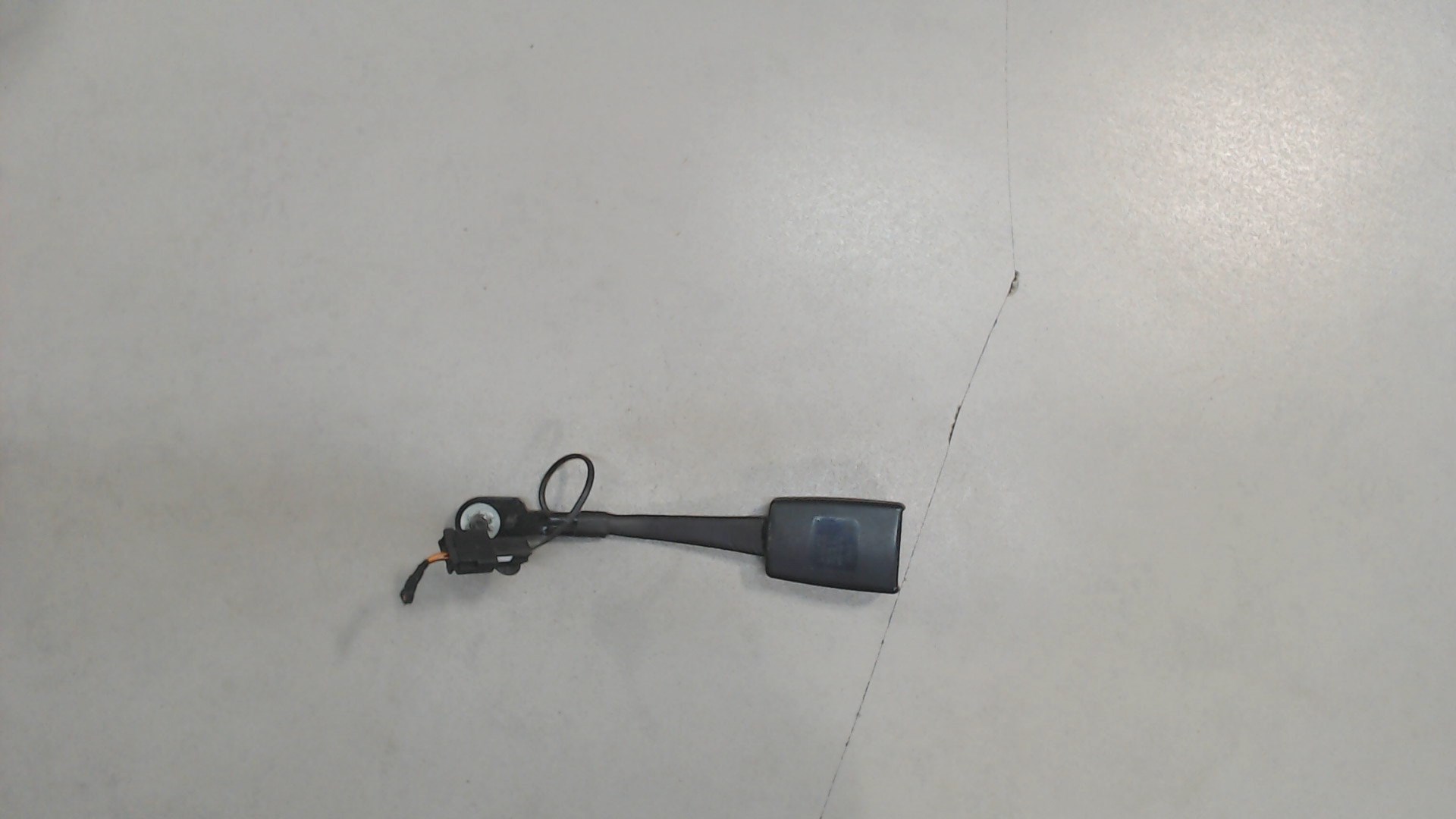 Ответная часть ремня безопасности