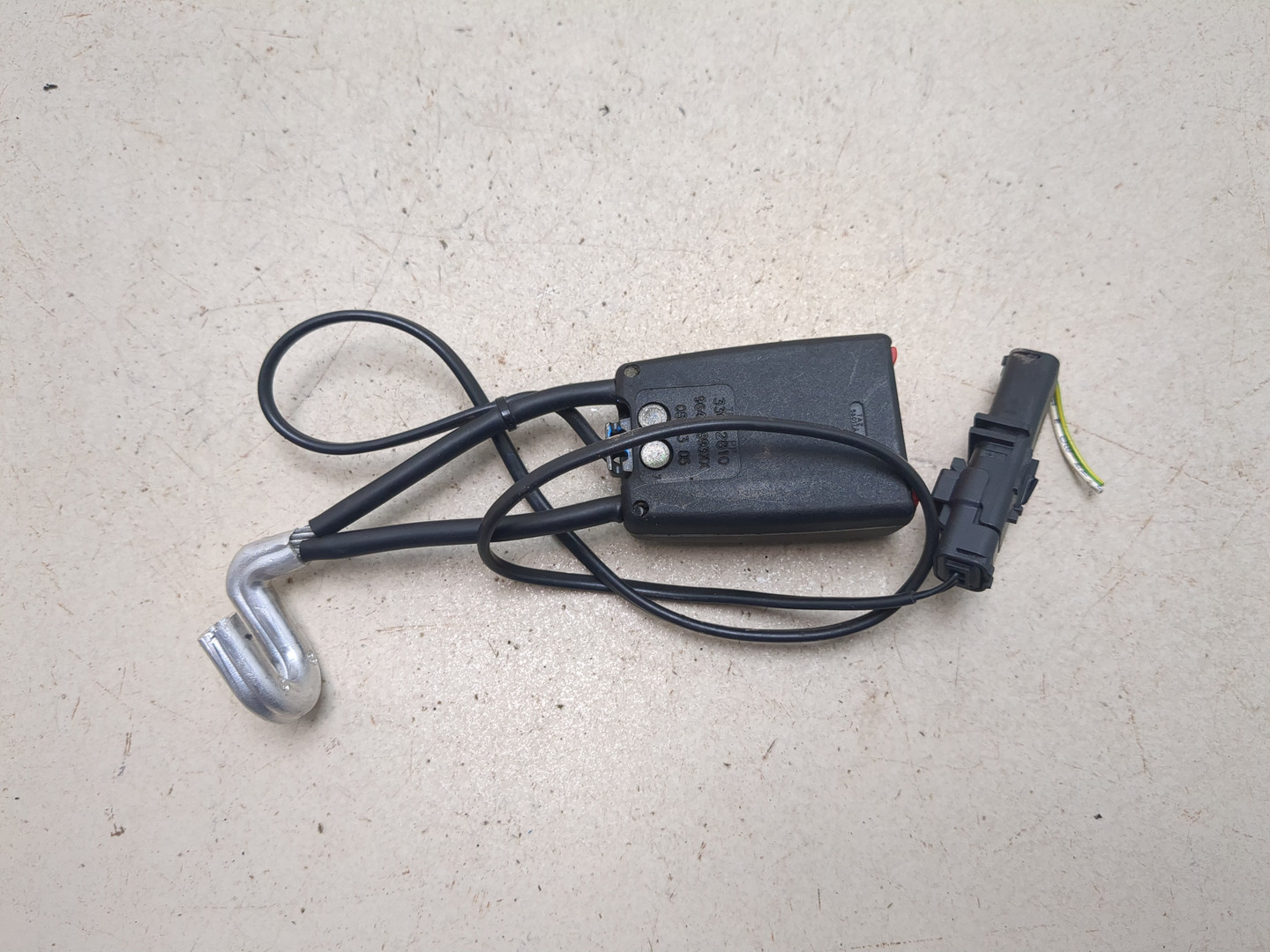 Ответная часть ремня безопасности