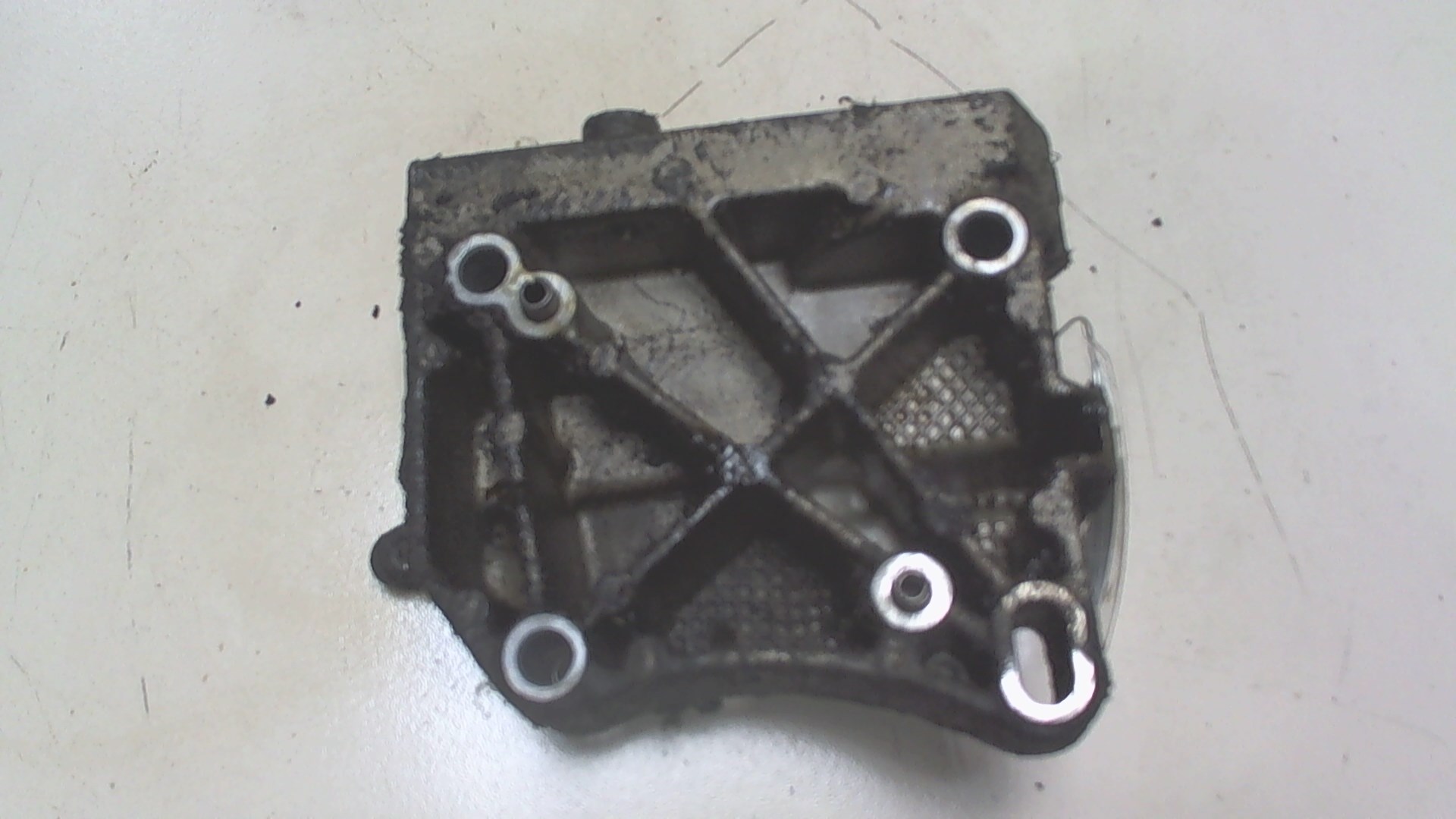 Кронштейн генератора