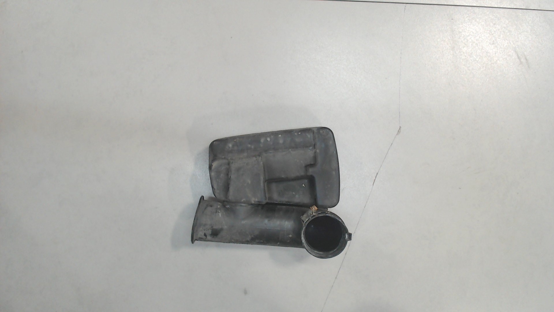 Резонатор воздушного фильтра